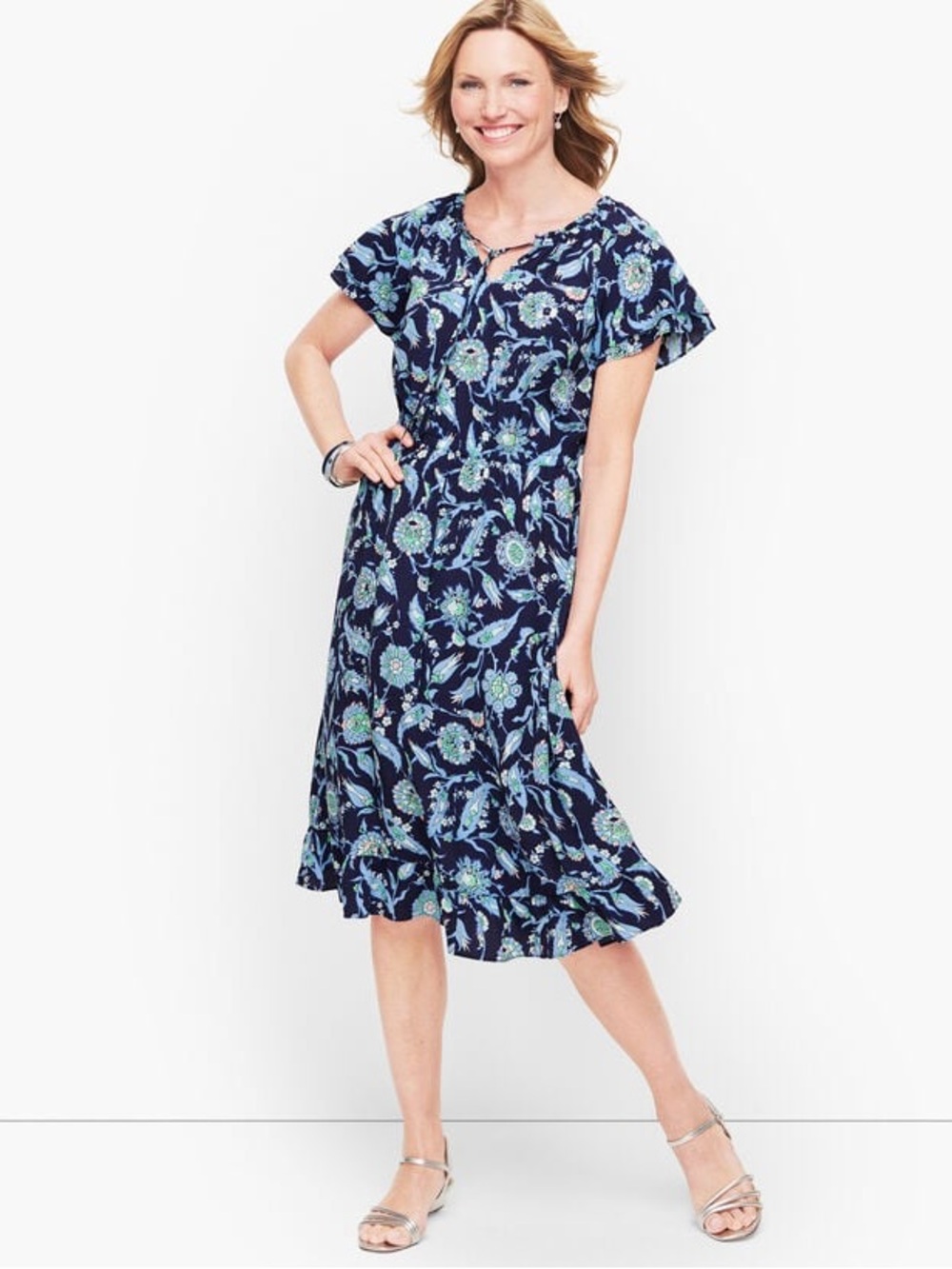 DETAILS
Talbots navy blue Sweet Garden Popover Dress size 6 viscose